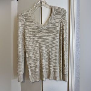 V neck knitted sweater